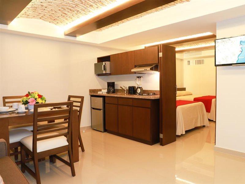 מזטלן Las Flores Beach Resort מראה חיצוני תמונה