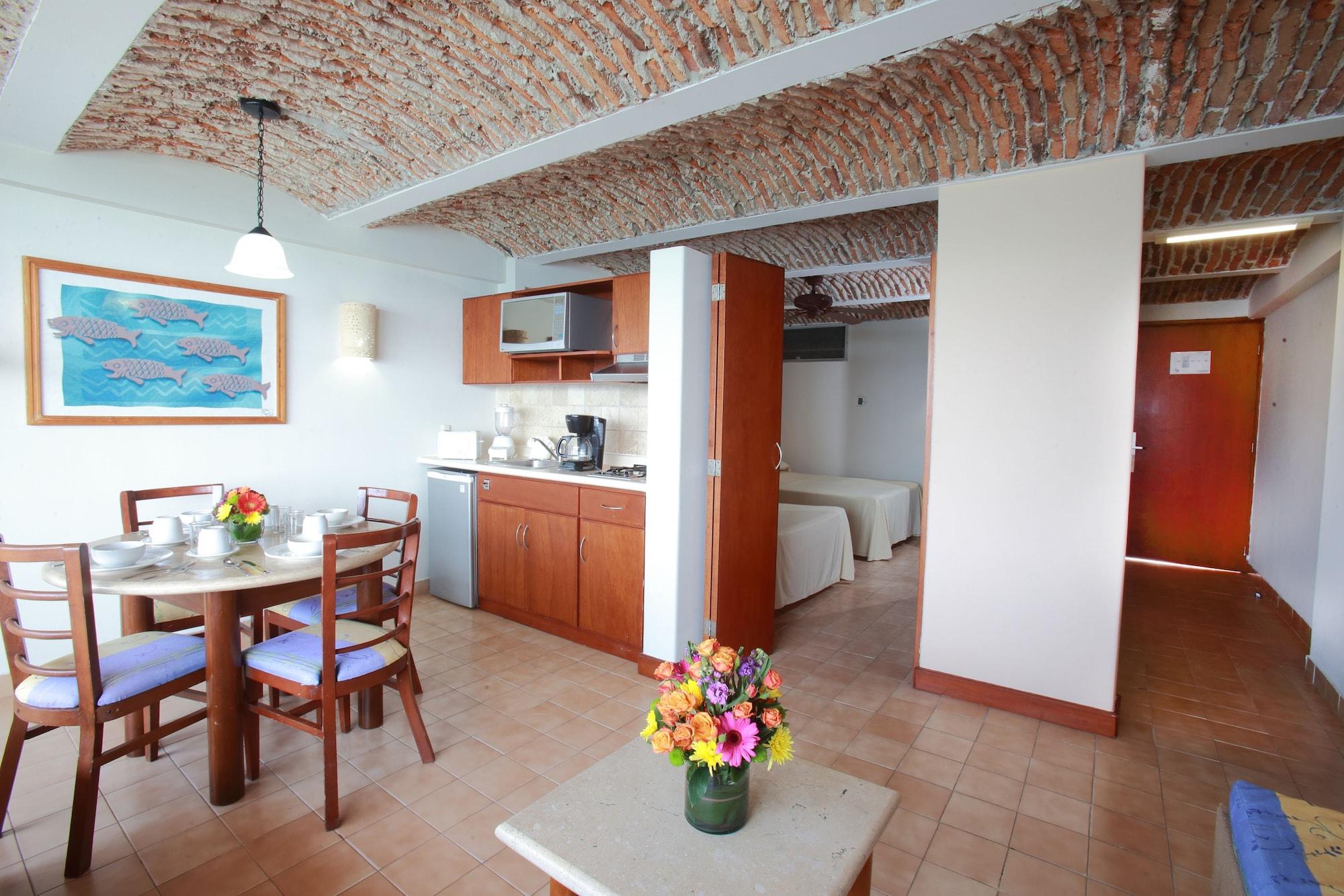 מזטלן Las Flores Beach Resort מראה חיצוני תמונה