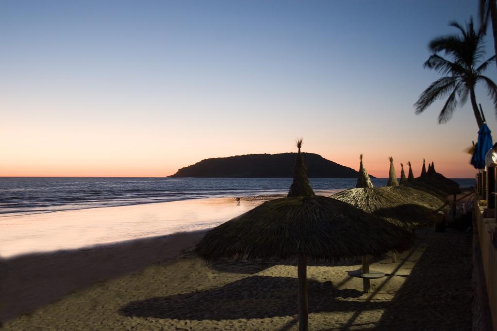 מזטלן Las Flores Beach Resort מראה חיצוני תמונה